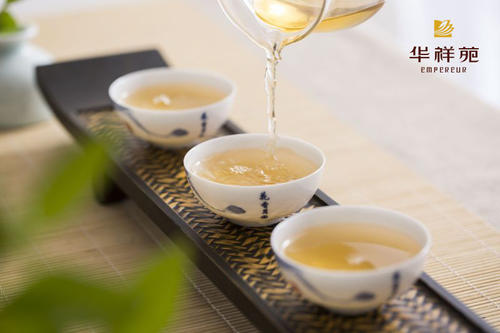 白茶該用什么樣的杯子泡茶